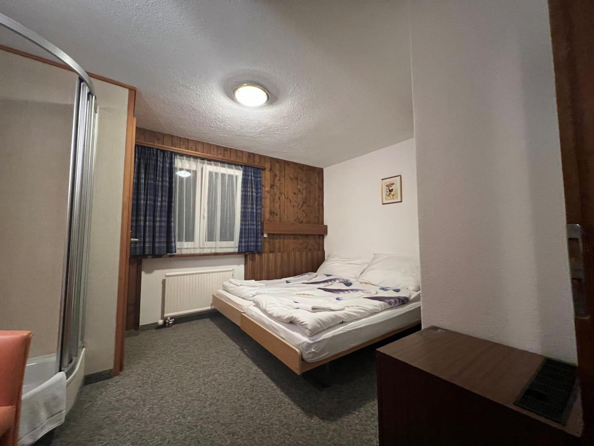 Romantic Room With Private Bathroom Saas im Prattigau Exterior foto